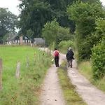 Vennhaus 33 Pers Nyaraló